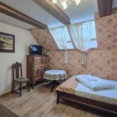 2 Bedroom Beautiful In Apartment Obryta