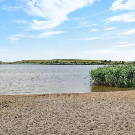 2 Bedroom Beautiful In Obryta